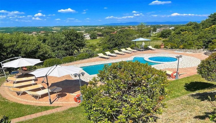 Foto 1 - Charming Villa - Lake View and Private Pool