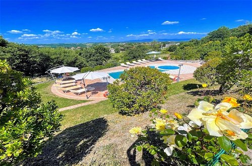 Photo 76 - pool and Jacuzzi - Charming Villa in Umbria