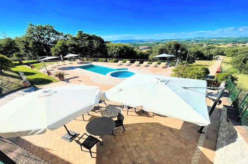 Photo 79 - pool and Jacuzzi - Charming Villa in Umbria