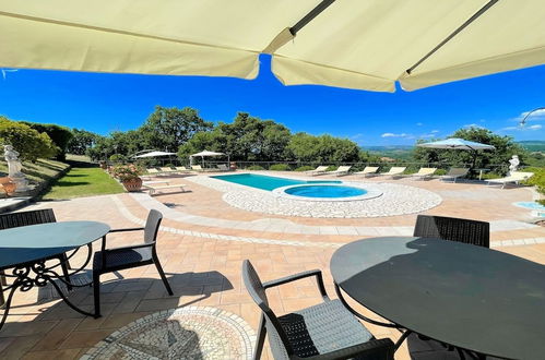 Photo 53 - pool and Jacuzzi - Charming Villa in Umbria