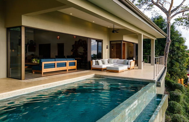 Luxe 4 Bdrm Villa w Epic Oceanview Infinity Pool - Foto 30