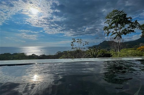 Foto 78 - Luxe 4 Bdrm Villa w Epic Oceanview Infinity Pool