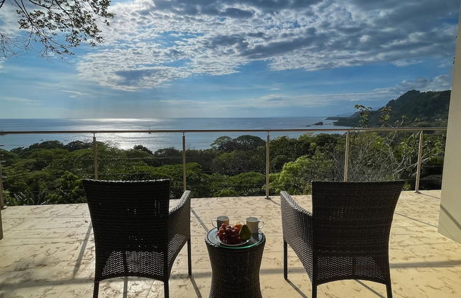 Luxe 4 Bdrm Villa w Epic Oceanview Infinity Pool - Foto 15