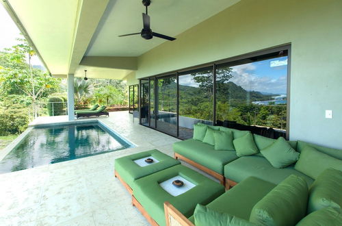 Foto 18 - Luxe 4 Bdrm Villa w Epic Oceanview Infinity Pool