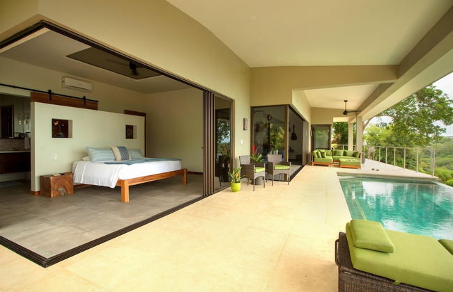 Luxe 4 Bdrm Villa w Epic Oceanview Infinity Pool - Foto 1