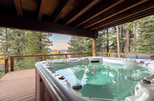 Photo 23 - Redwood by Avantstay Secluded Cabin w/ Views & Spa 5mins to Northstar