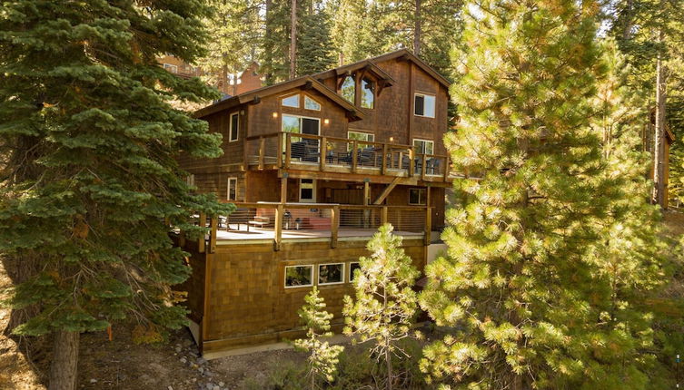 Photo 1 - Redwood by Avantstay Secluded Cabin w/ Views & Spa 5mins to Northstar