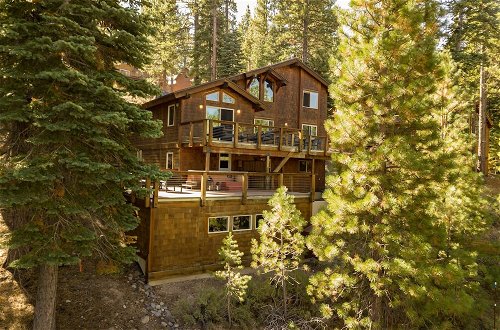Photo 1 - Redwood by Avantstay Secluded Cabin w/ Views & Spa 5mins to Northstar