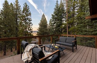 Photo 3 - Redwood by Avantstay Secluded Cabin w/ Views & Spa 5mins to Northstar