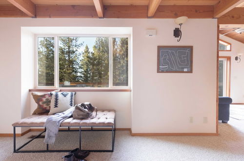 Photo 40 - Redwood by Avantstay Secluded Cabin w/ Views & Spa 5mins to Northstar