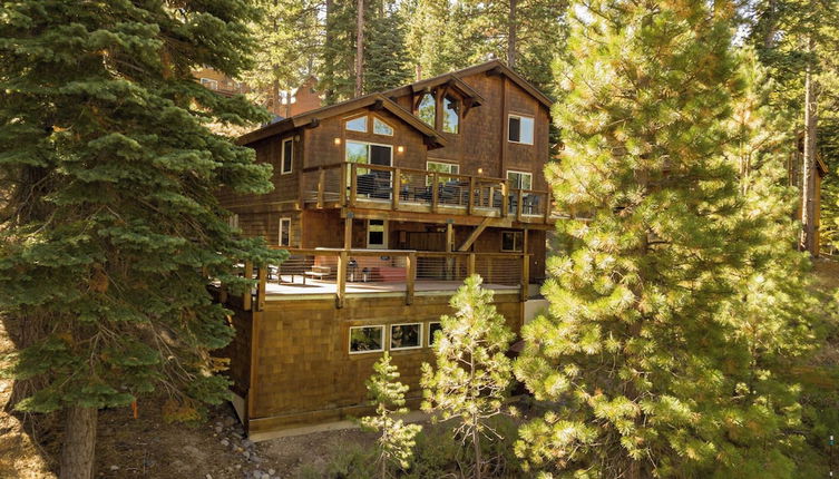 Foto 1 - Redwood by Avantstay Secluded Cabin w/ Views & Spa 5mins to Northstar