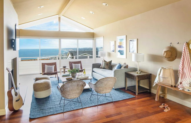 Parasol by Avantstay Hilltop Ocean View Escape w/ Large Patio & Shuffleboard - Foto 1