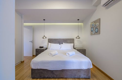 Photo 10 - Lush Sapphire apt in the heart of Athens