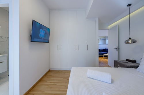 Photo 12 - Lush Sapphire apt in the heart of Athens