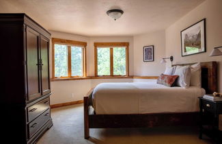 Photo 3 - Zendo by Avantstay Serene Mountain Abode w/ Hot Tub & Views