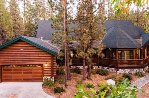 Photo 38 - Grizzly by Avantstay Rustic Big Bear Cabin w/ Hot Tub & Pool Table