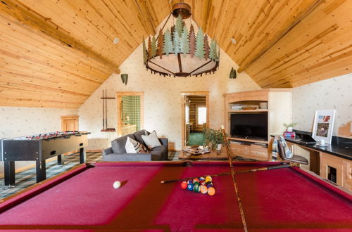 Photo 18 - Grizzly by Avantstay Rustic Big Bear Cabin w/ Hot Tub & Pool Table