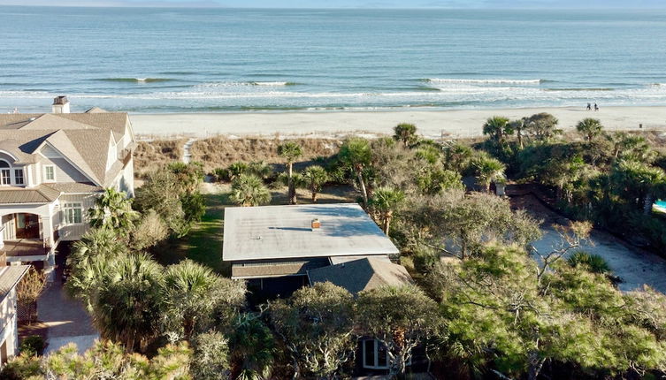 Photo 1 - Sandpiper by Avantstay Gorgeous Beachside Home w/ Spacious Yard & Chic Design