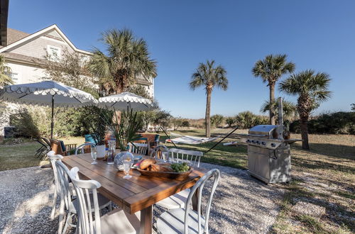 Photo 22 - Sandpiper by Avantstay Gorgeous Beachside Home w/ Spacious Yard & Chic Design