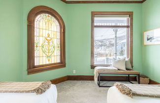 Foto 2 - Raddon by Avantstay Beautifully Restored Craftsman w/ Hot Tub in Heart of Downtown PC