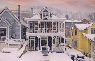 Foto 1 - Raddon by Avantstay Beautifully Restored Craftsman w/ Hot Tub in Heart of Downtown PC