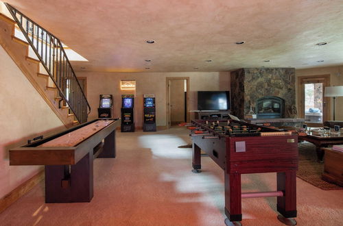 Photo 5 - Cherry Ridge by Avantstay Incredible Mountain Mansion w/ Game Room, Hot Tub & Views