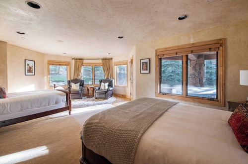 Photo 10 - Cherry Ridge by Avantstay Incredible Mountain Mansion w/ Game Room, Hot Tub & Views