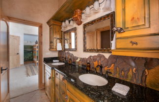 Foto 1 - Cherry Ridge by Avantstay Incredible Mountain Mansion w/ Game Room, Hot Tub & Views