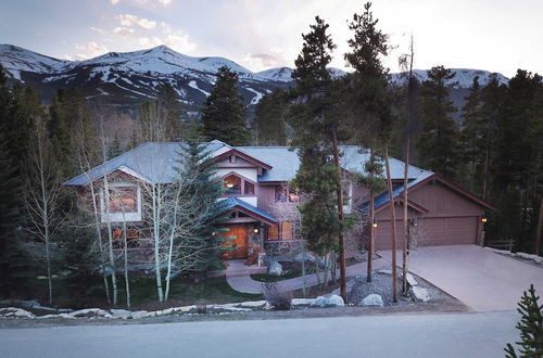 Photo 15 - Cherry Ridge by Avantstay Incredible Mountain Mansion w/ Game Room, Hot Tub & Views