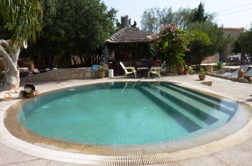 Foto 11 - Welcome to Grenadine Double Bedroom and Spacious Garden With Swimming Pool