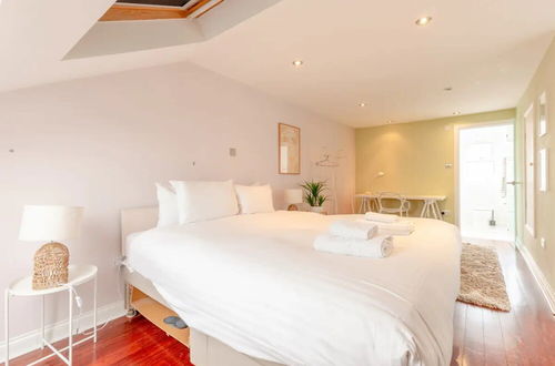 Foto 8 - Stylish 2 Bedroom Apartment Beside Putney Station