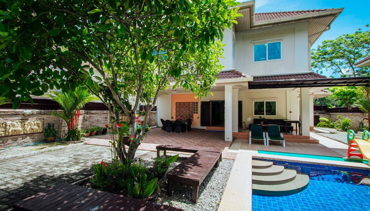 Photo 1 - Captivating 3-bed Villa in Muang Pattaya