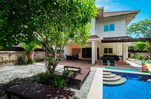 Photo 1 - Captivating 3-bed Villa in Muang Pattaya