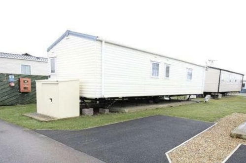 Photo 20 - Charming and Peaceful 2-bed Chalet in Hampshire