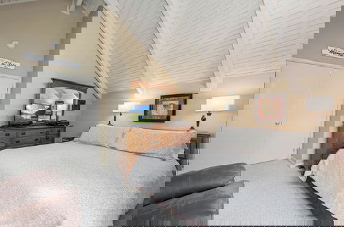 Photo 30 - 180 Degrees