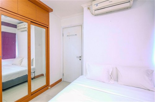Photo 7 - Comfy 2Br At Green Pramuka City Apartment