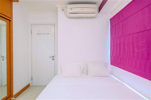 Photo 5 - Comfy 2Br At Green Pramuka City Apartment