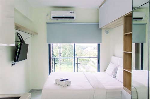 Photo 18 - Studio With Cozy Design At Sky House Bsd Apartment