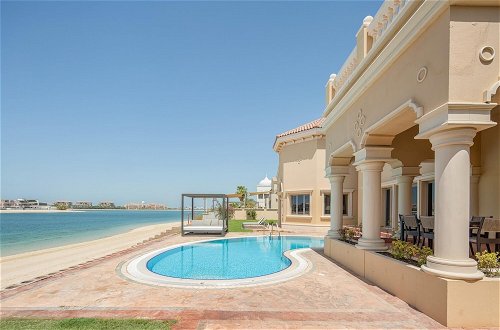 Photo 19 - Palm Jumeirah Beach Front XL Villa w Prvt Pool
