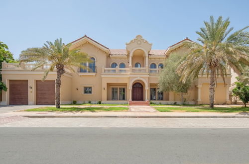 Photo 21 - Palm Jumeirah Beach Front XL Villa w Prvt Pool