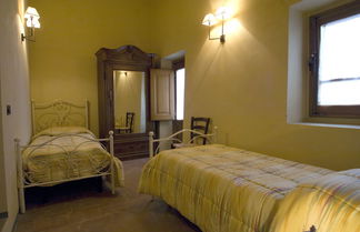 Photo 2 - Comfortable Apartment in the Heart of the Tuscan Countryside