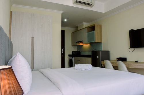 Photo 3 - Cozy Living Studio Apartment at Menteng Park