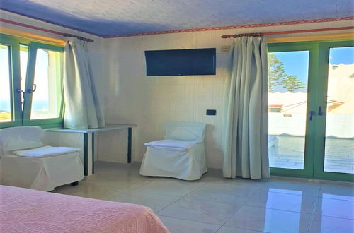 Foto 6 - Room in Apartment - Master Suite Complex With Pool and Full View