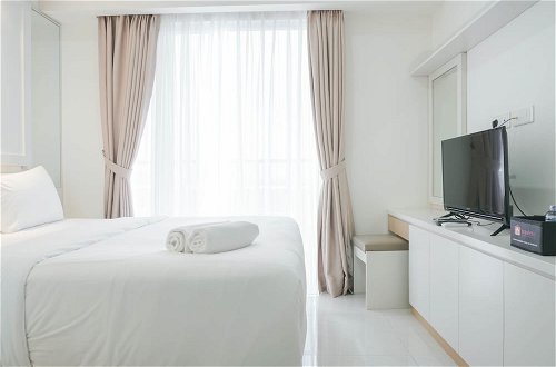 Photo 2 - Cozy Stay Studio at Sedayu City Suites Apartment