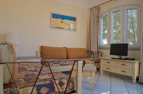 Foto 7 - Sea View Apartment In Beautiful Sardinia - 7 Mins Walk to Beach