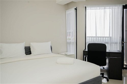 Photo 3 - Cozy 1BR at The Ayoma Apartment