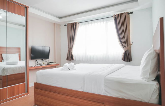 Best Homey Elegant Studio Room at Amethyst Apartment - Foto 1