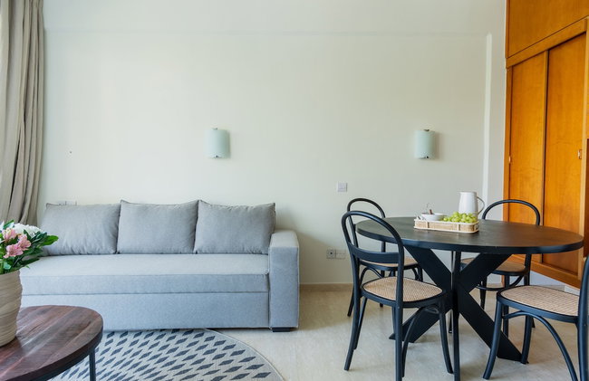 1 Bedroom Apartment With Balcony and Garden-view - Foto 10