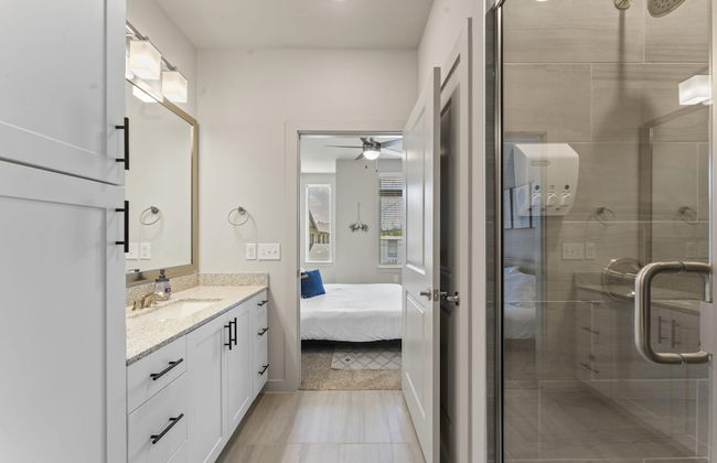 Prime Soco Bright 2BR King Suite w Pool Parking - Foto 4