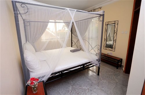 Photo 2 - Deluxe 3-bed Apartment With Swimming Pool